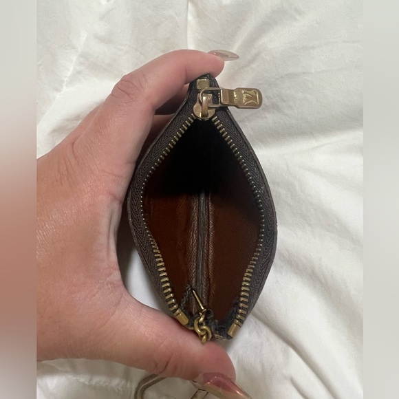 Louis Vuitton Monogram KeyPouch - Picture 4 of 4